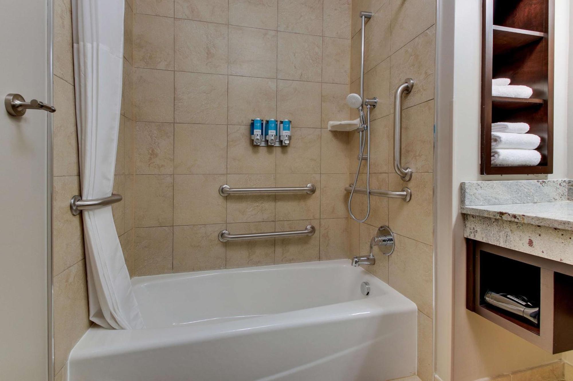 Drury Inn & Suites Columbus Polaris Buitenkant foto