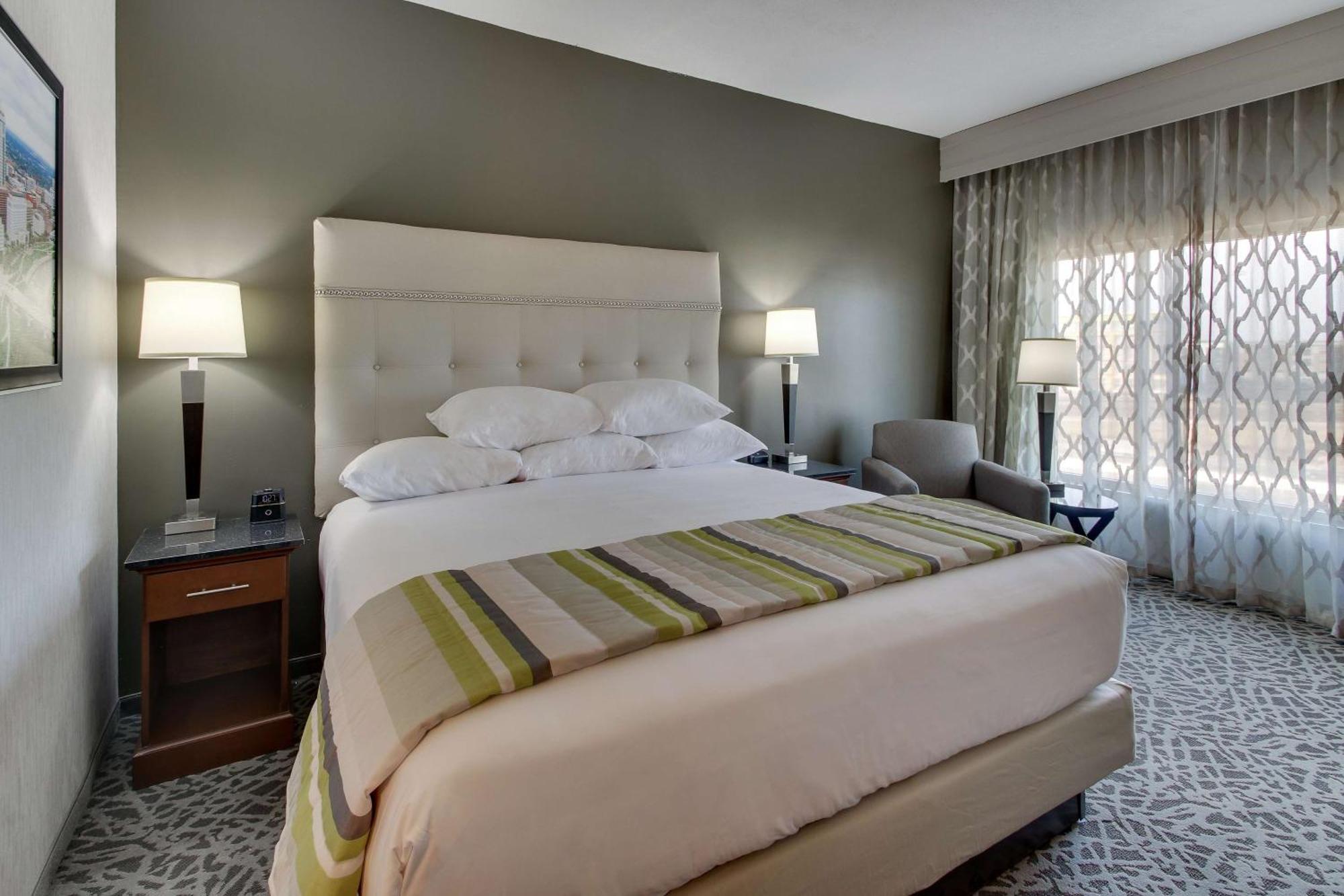 Drury Inn & Suites Columbus Polaris Buitenkant foto
